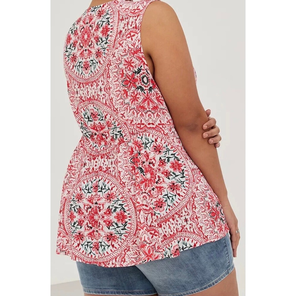 NWT Torrid Crinkle Gauze Crochet Inset Lace Up Medallion Top 1 1X 14-16 - Picture 9 of 9